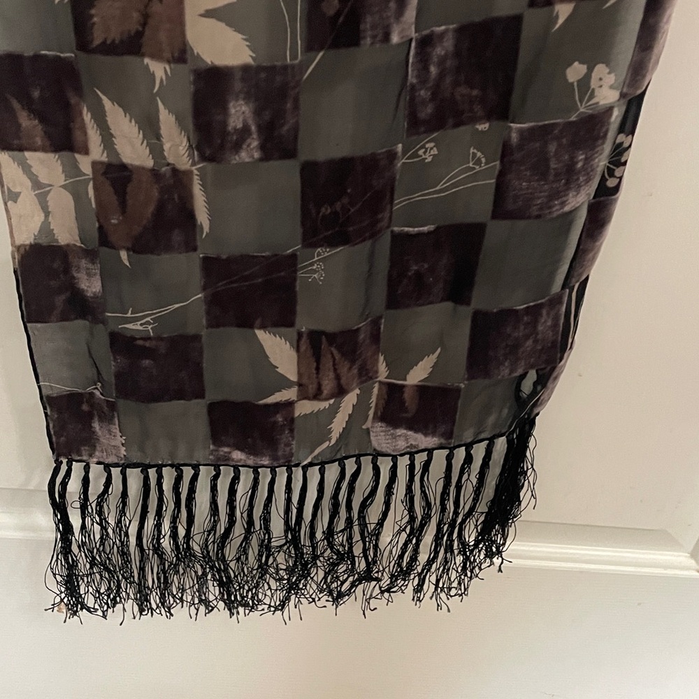 VTG CHICOS SILK VELVET BURNOUT SCARF